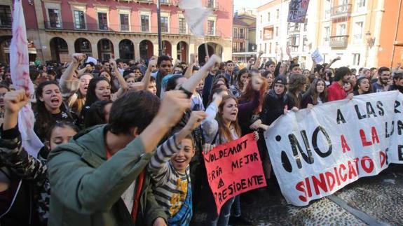 La Huelga Contra Las Rev Lidas Moviliza A Los Estudiantes De La P Blica